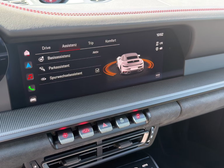 Porsche 992 Carrera 4 GTS