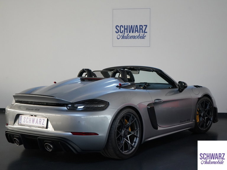Porsche 718 Spyder RS