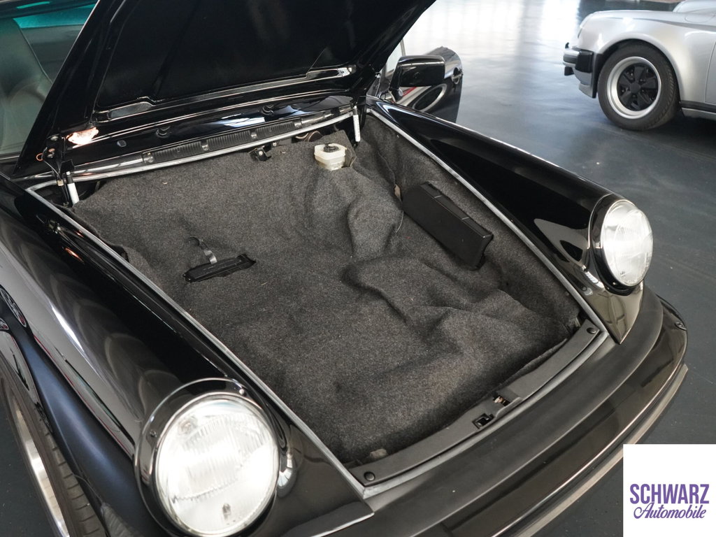 Porsche 911 Carrera 3.2 (US)