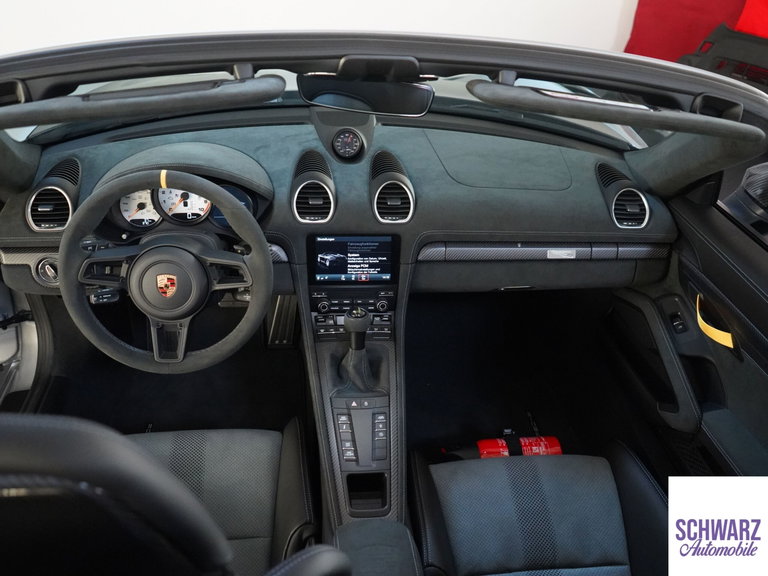 Porsche 718 Spyder RS