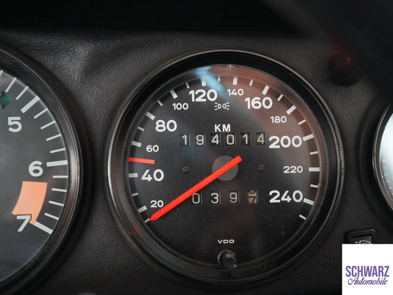 Porsche 911 Carrera 3.2 (US)