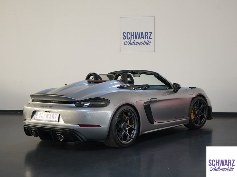 Porsche 718 Spyder RS