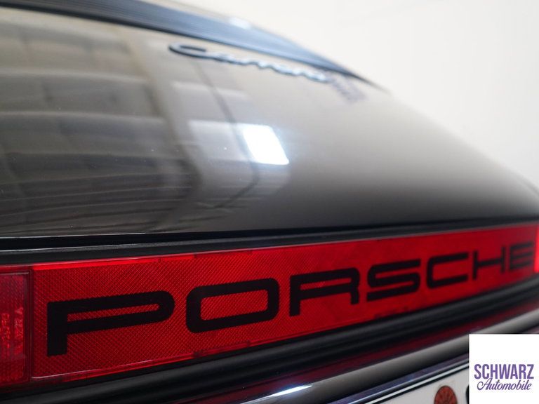 Porsche 911 Carrera 3.2 (US)