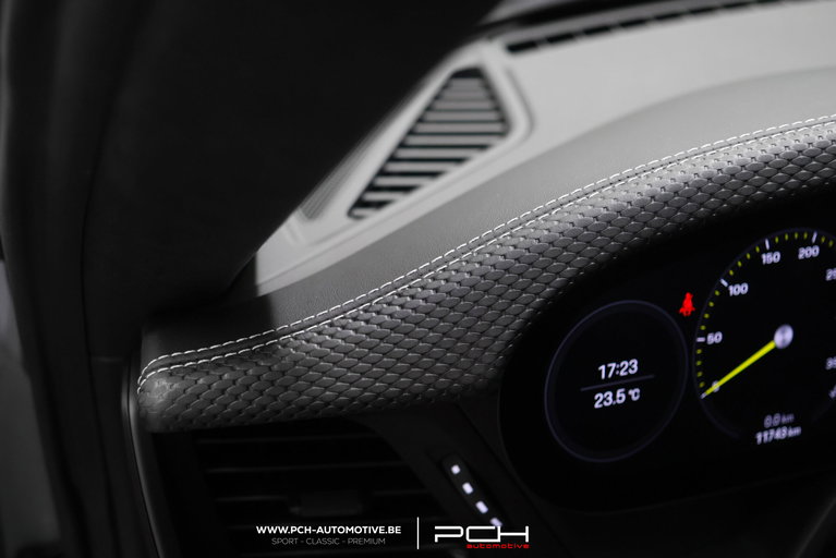Porsche 992 GT3 Touring