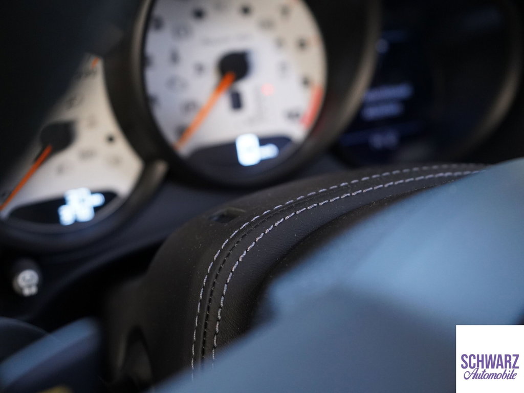 Porsche 718 Spyder RS