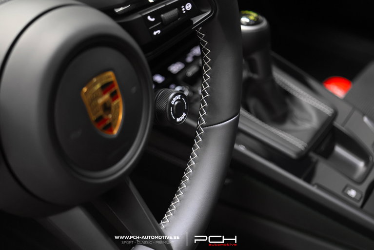 Porsche 992 GT3 Touring