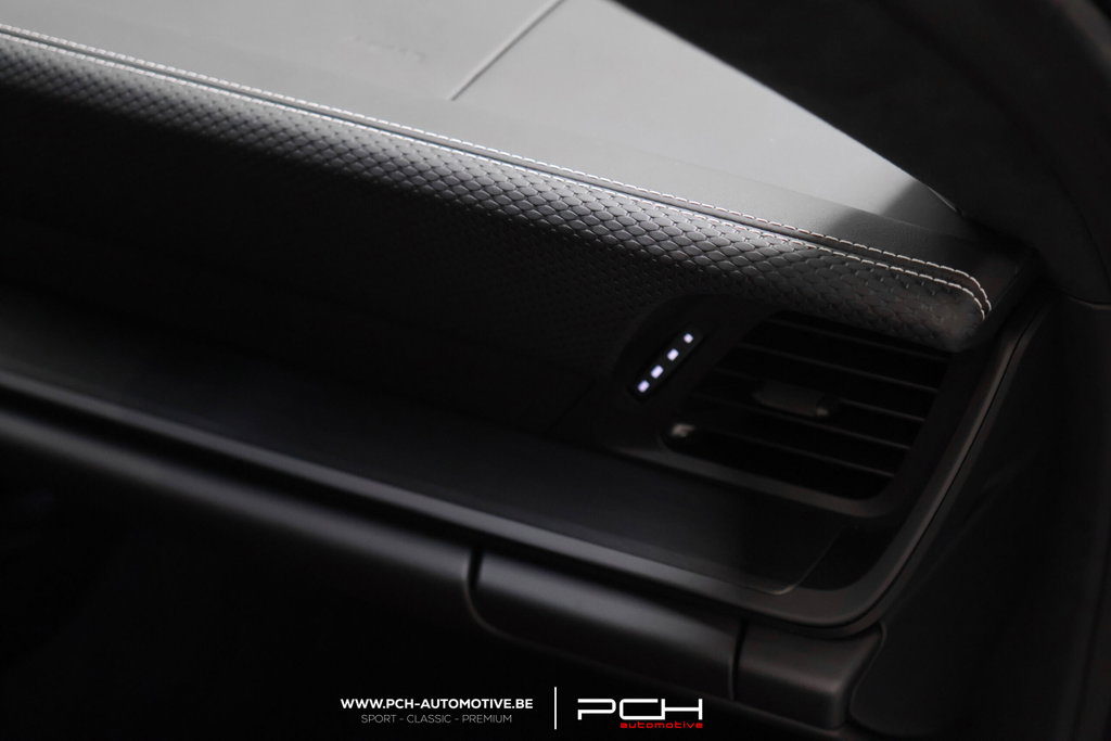 Porsche 992 GT3 Touring