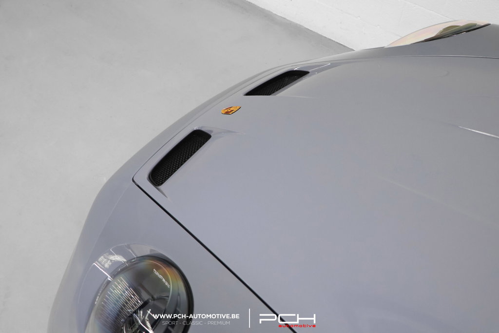 Porsche 992 GT3 Touring