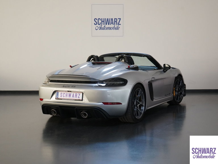 Porsche 718 Spyder RS