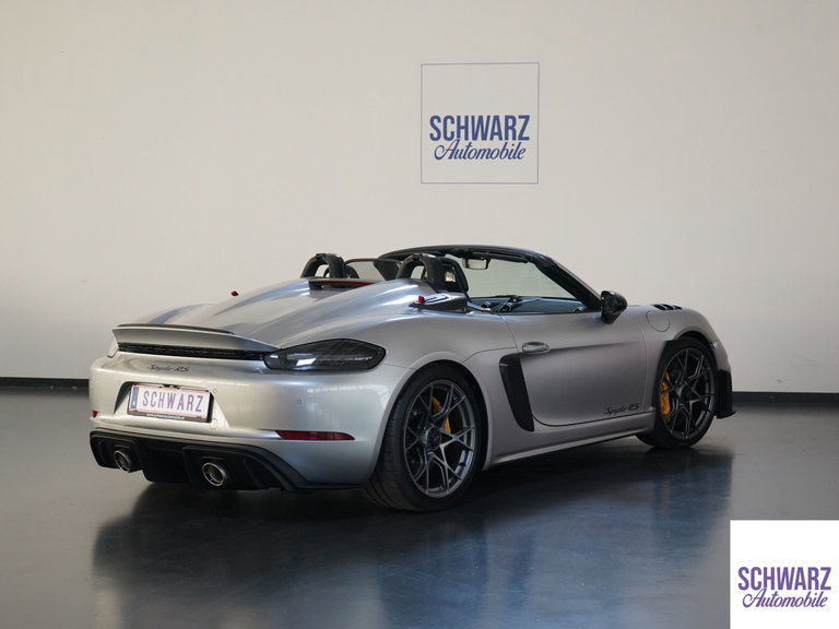 Porsche 718 Spyder RS