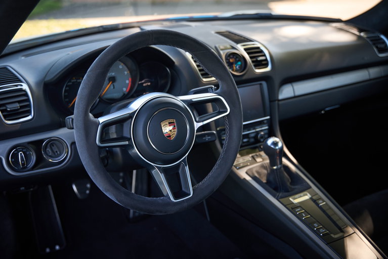 Porsche 981 Cayman GT4