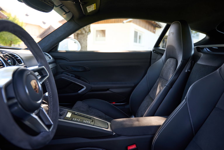 Porsche 981 Cayman GT4