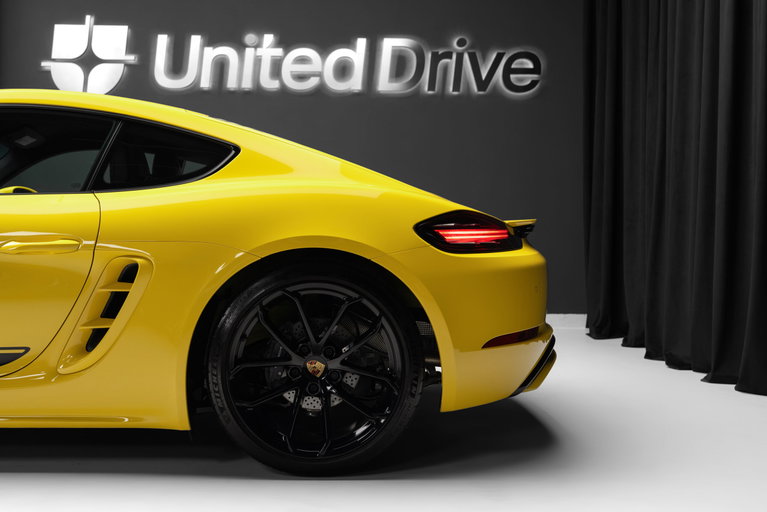 Porsche 718 Cayman