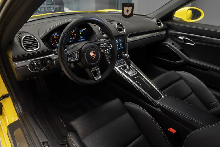 Porsche 718 Cayman