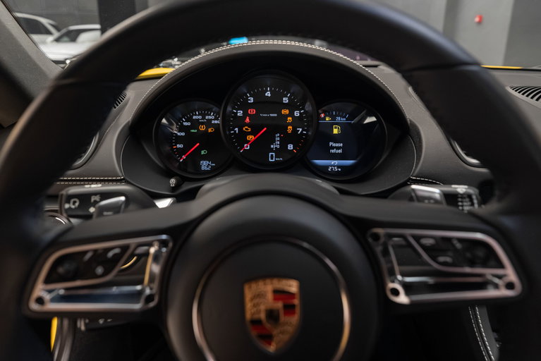 Porsche 718 Cayman