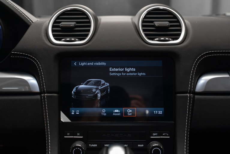 Porsche 718 Cayman