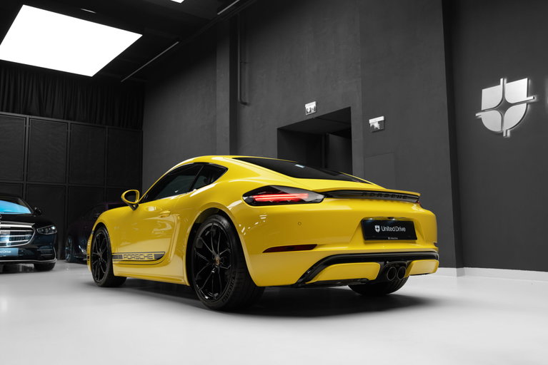 Porsche 718 Cayman