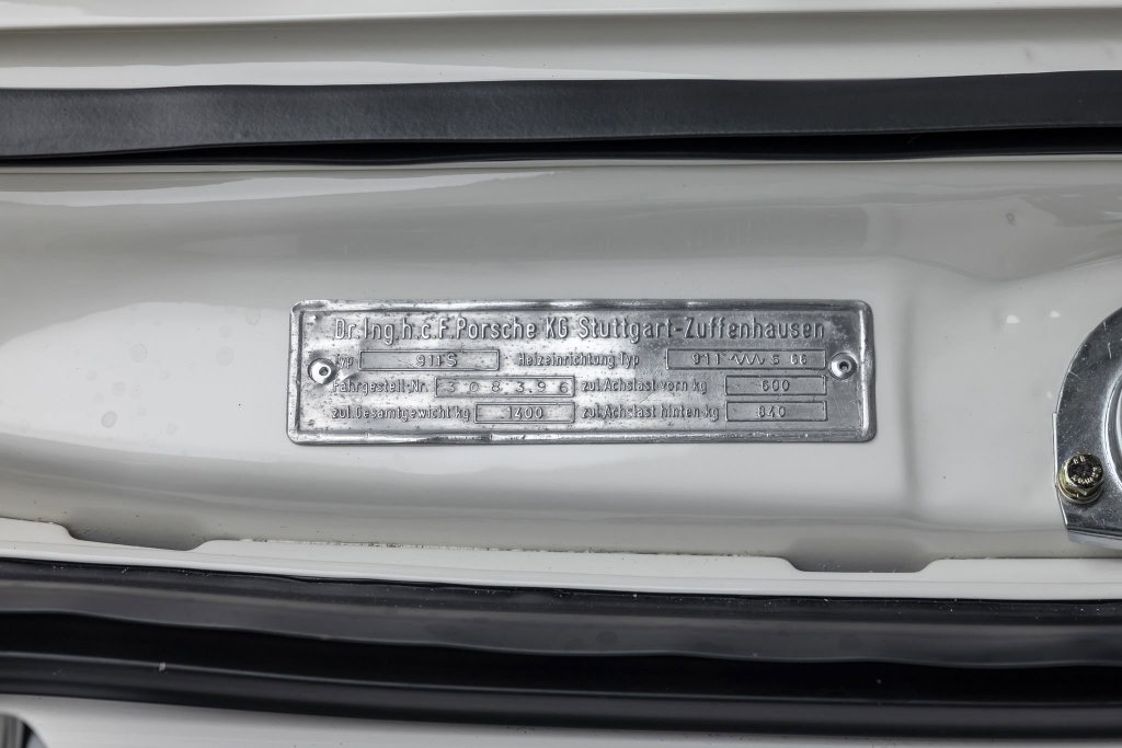 Porsche 911 S (F-Modell)