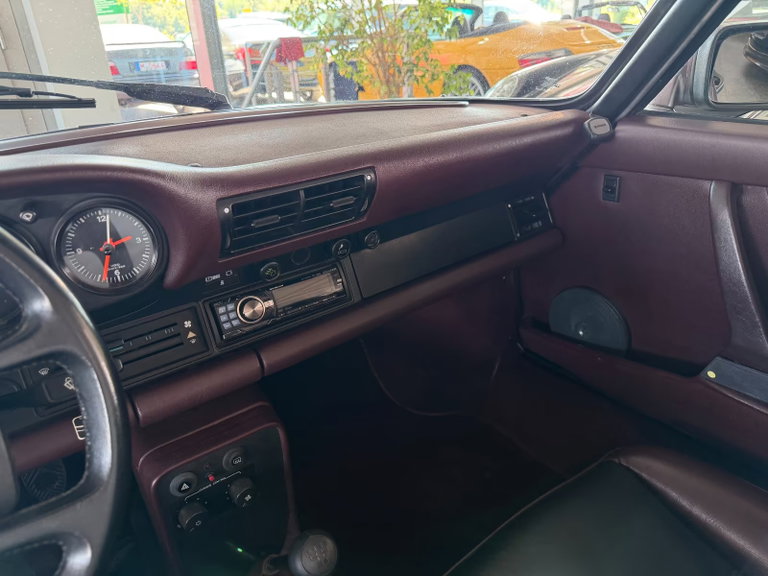 Porsche 911 Carrera 3.2 (US)