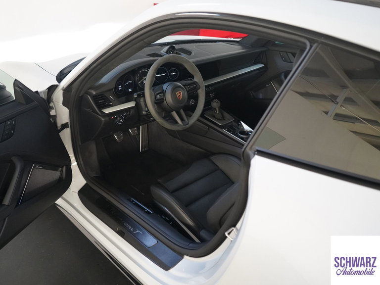 Porsche 992 Carrera T
