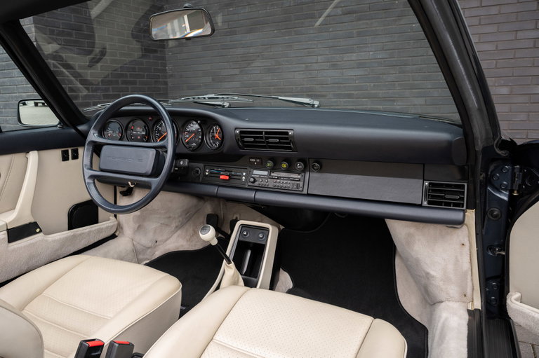 Porsche 911 Carrera 3.2