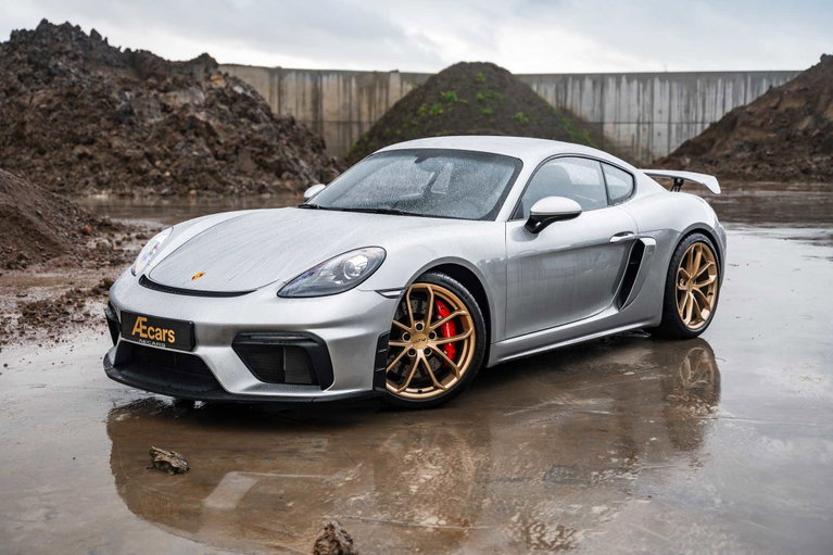 Porsche 718 Cayman GT4