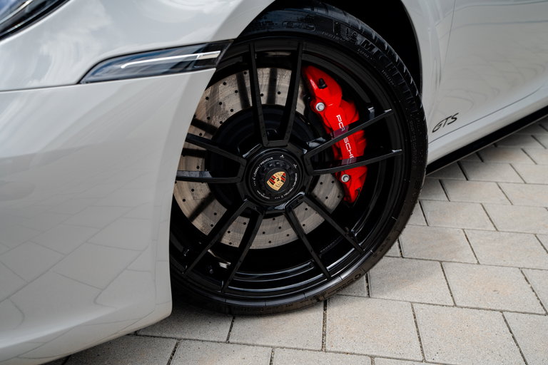 Porsche 992 Carrera GTS