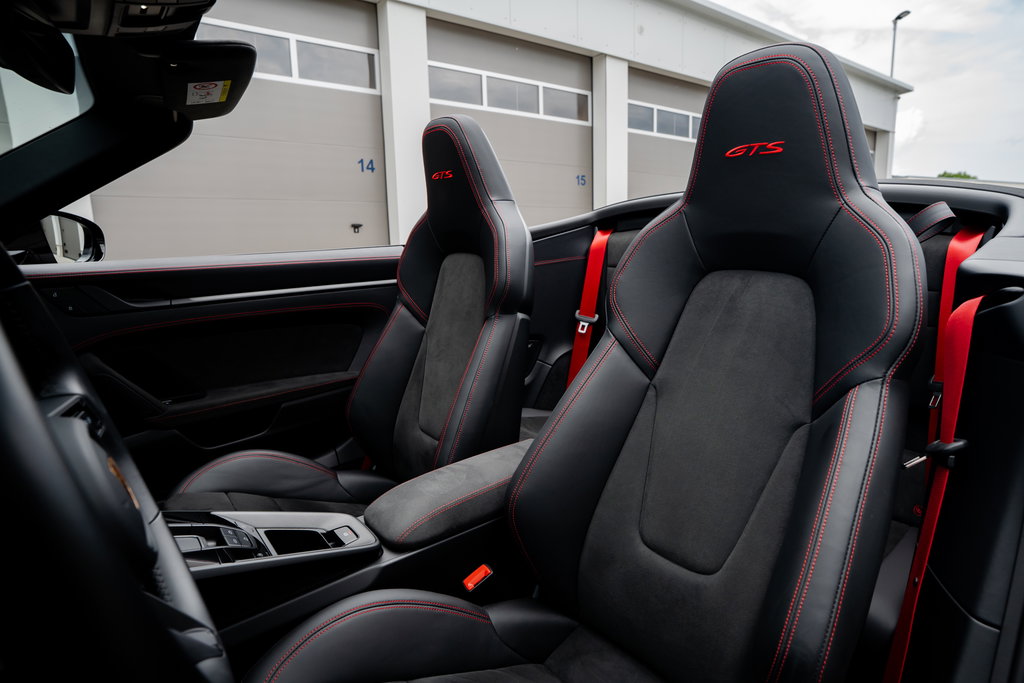Porsche 992 Carrera GTS