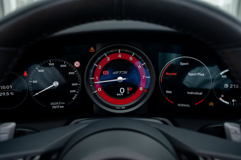 Porsche 992 Carrera GTS