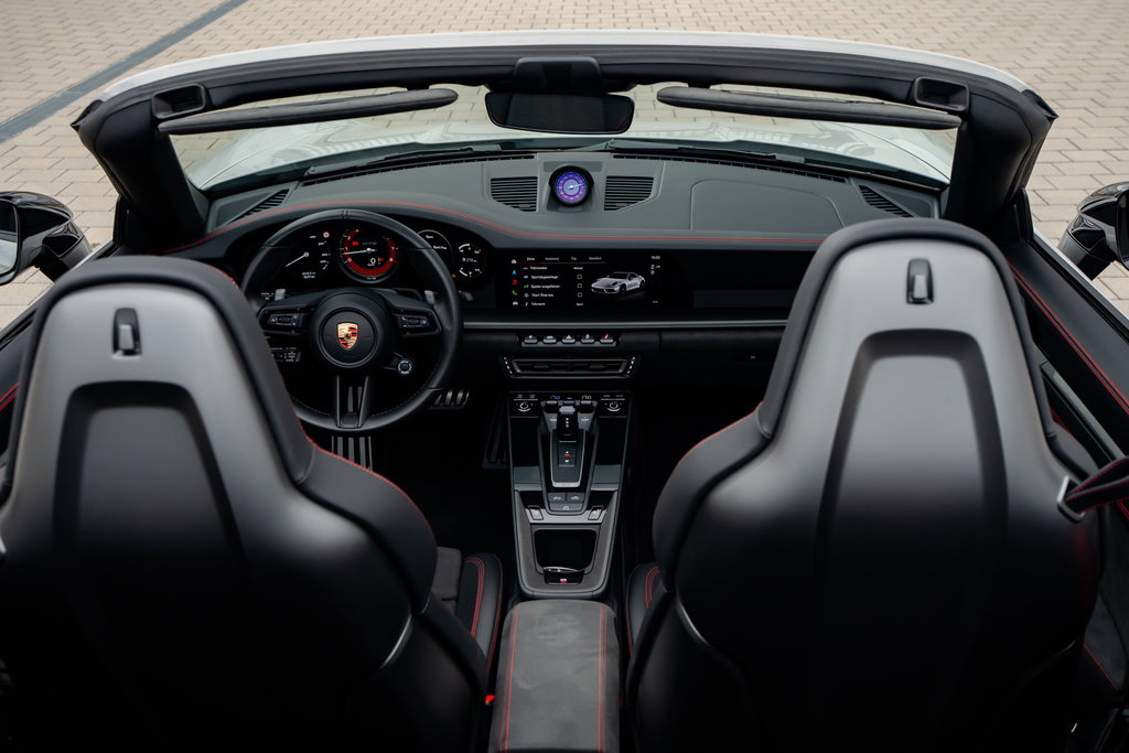 Porsche 992 Carrera GTS
