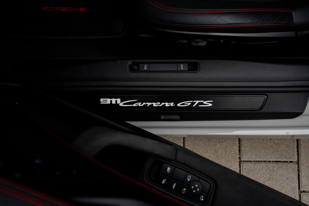 Porsche 992 Carrera GTS