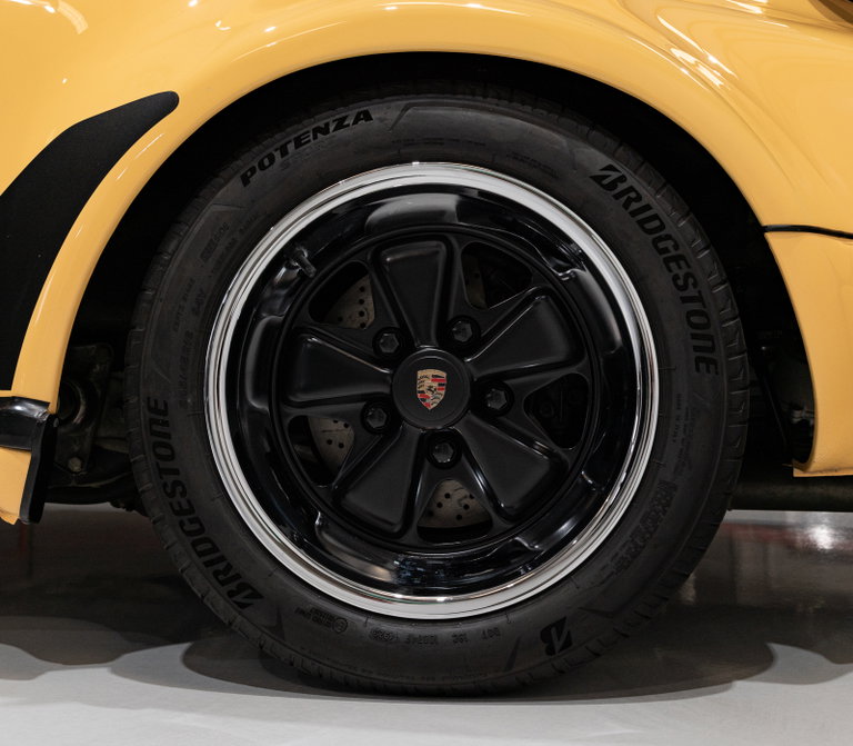 Porsche 911 Turbo 3.3 (US)