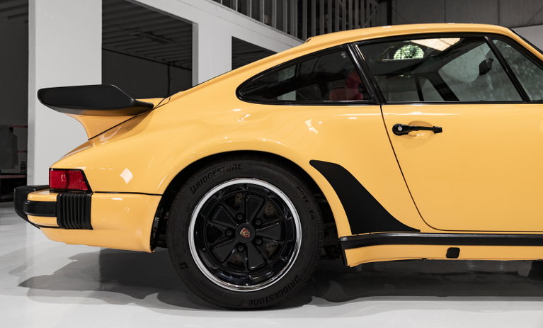 Porsche 911 Turbo 3.3 (US)