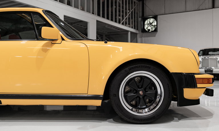Porsche 911 Turbo 3.3 (US)