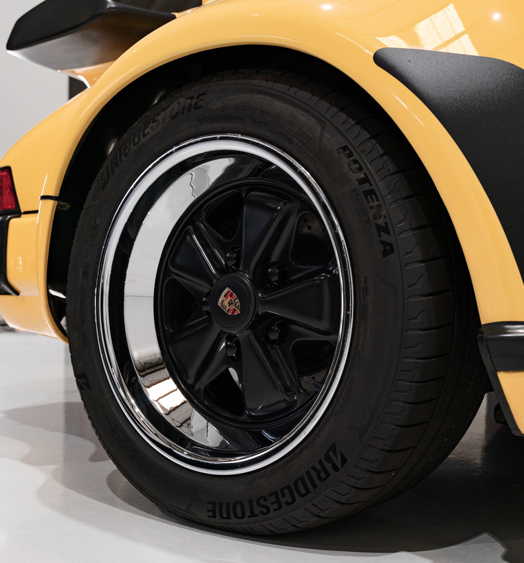 Porsche 911 Turbo 3.3 (US)