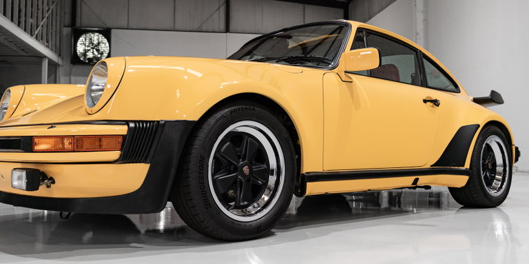 Porsche 911 Turbo 3.3 (US)