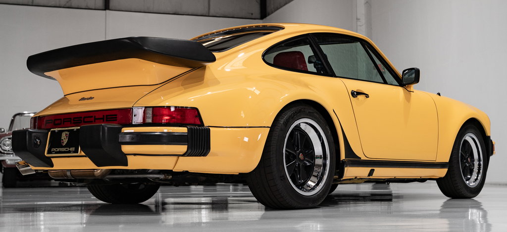 Porsche 911 Turbo 3.3 (US)