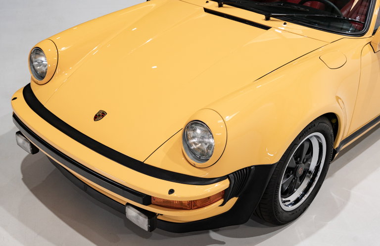Porsche 911 Turbo 3.3 (US)