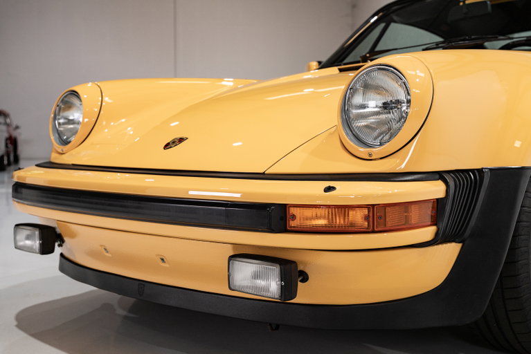Porsche 911 Turbo 3.3 (US)