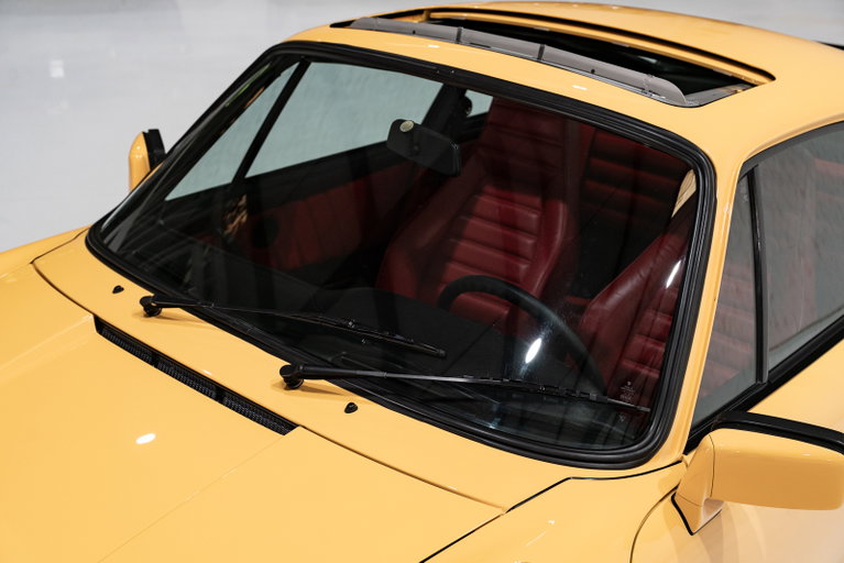 Porsche 911 Turbo 3.3 (US)