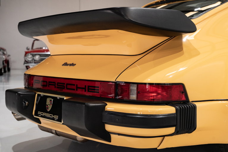Porsche 911 Turbo 3.3 (US)