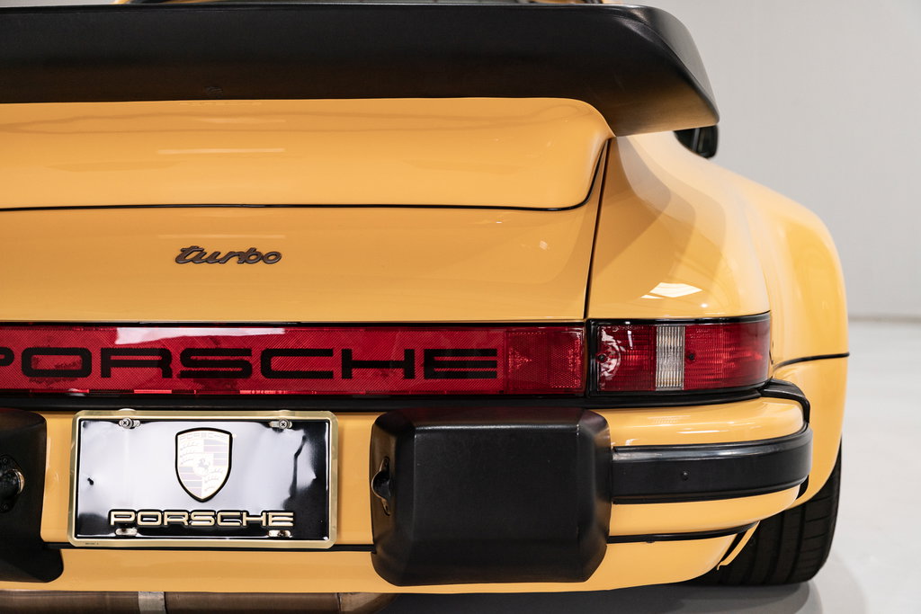 Porsche 911 Turbo 3.3 (US)