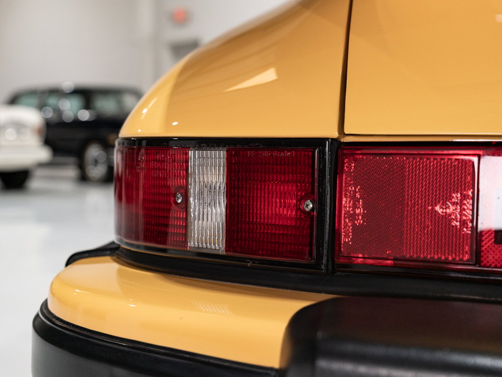 Porsche 911 Turbo 3.3 (US)
