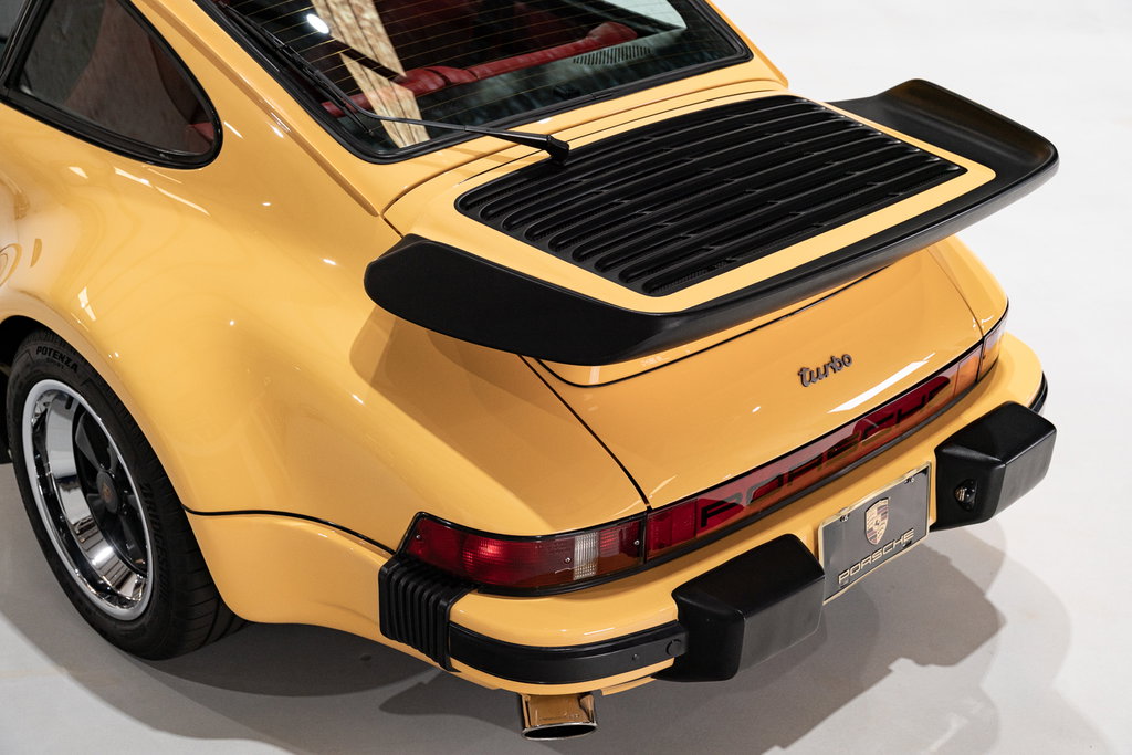 Porsche 911 Turbo 3.3 (US)