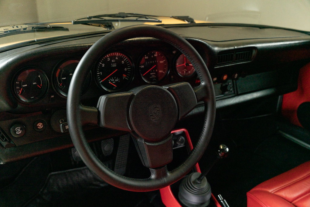 Porsche 911 Turbo 3.3 (US)