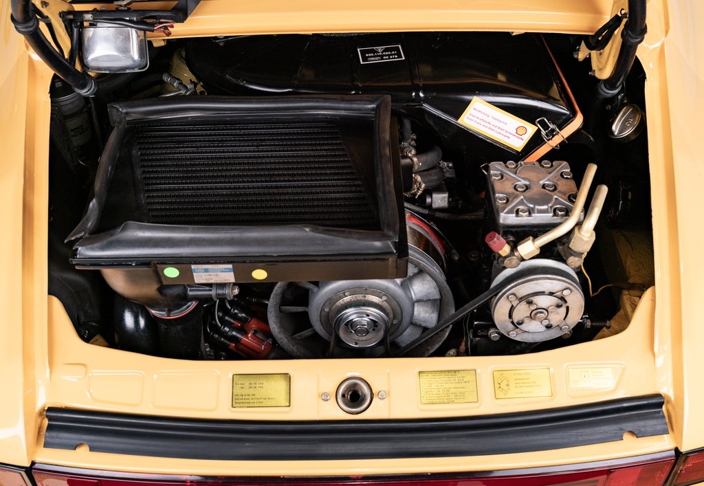 Porsche 911 Turbo 3.3 (US)