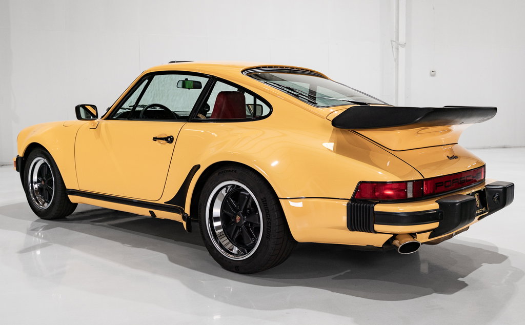 Porsche 911 Turbo 3.3 (US)