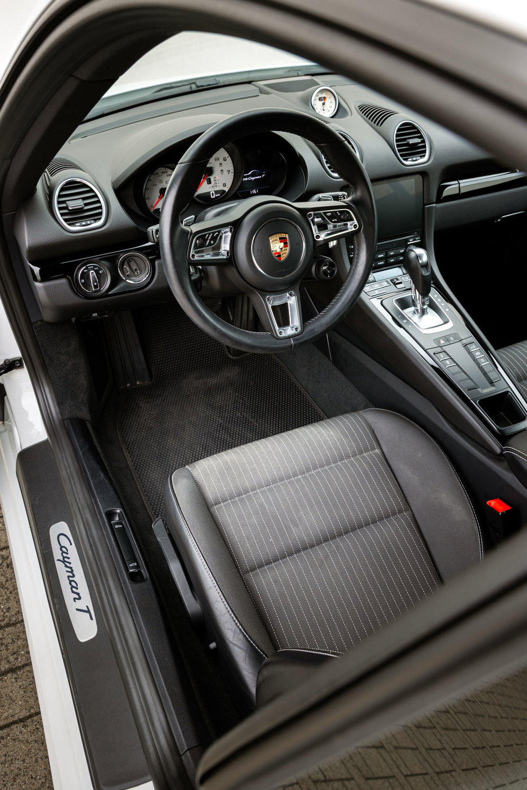 Porsche 718 Cayman T