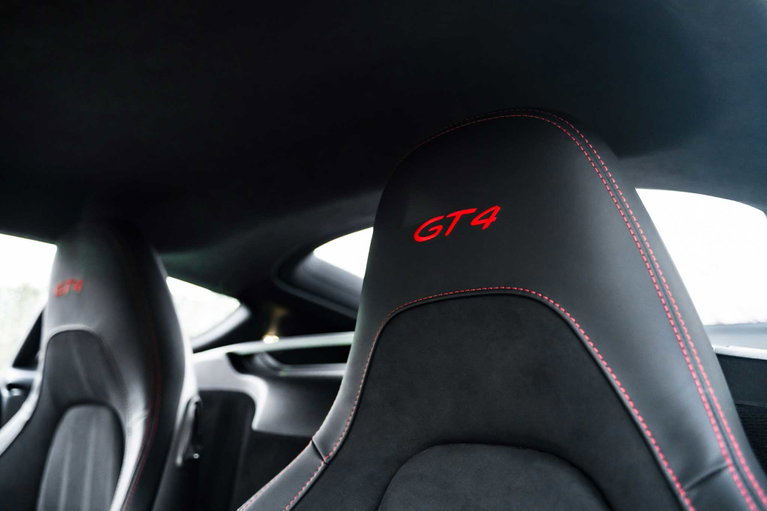 Porsche 718 Cayman GT4