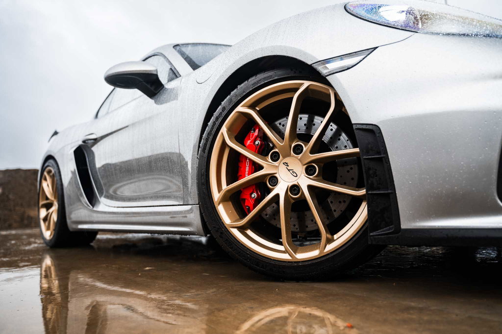 Porsche 718 Cayman GT4